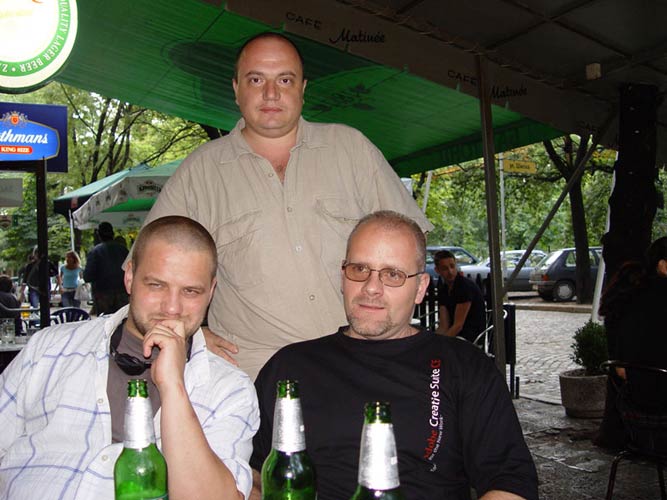 НА КАФЕ